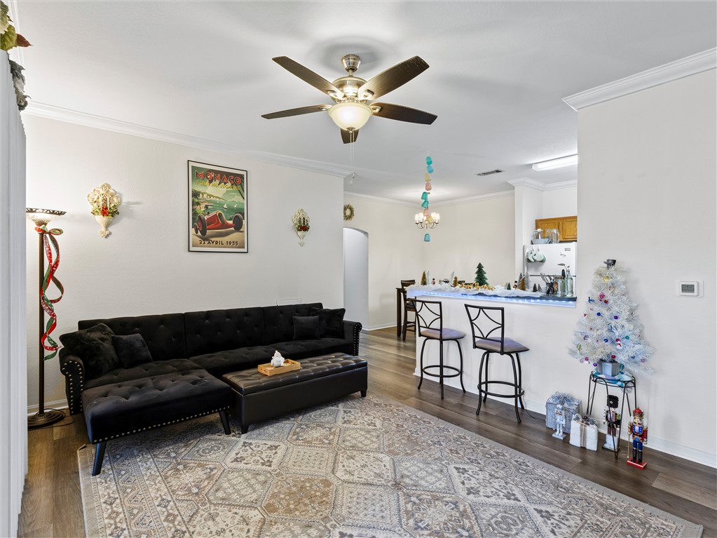 447 W Longleaf Drive 203