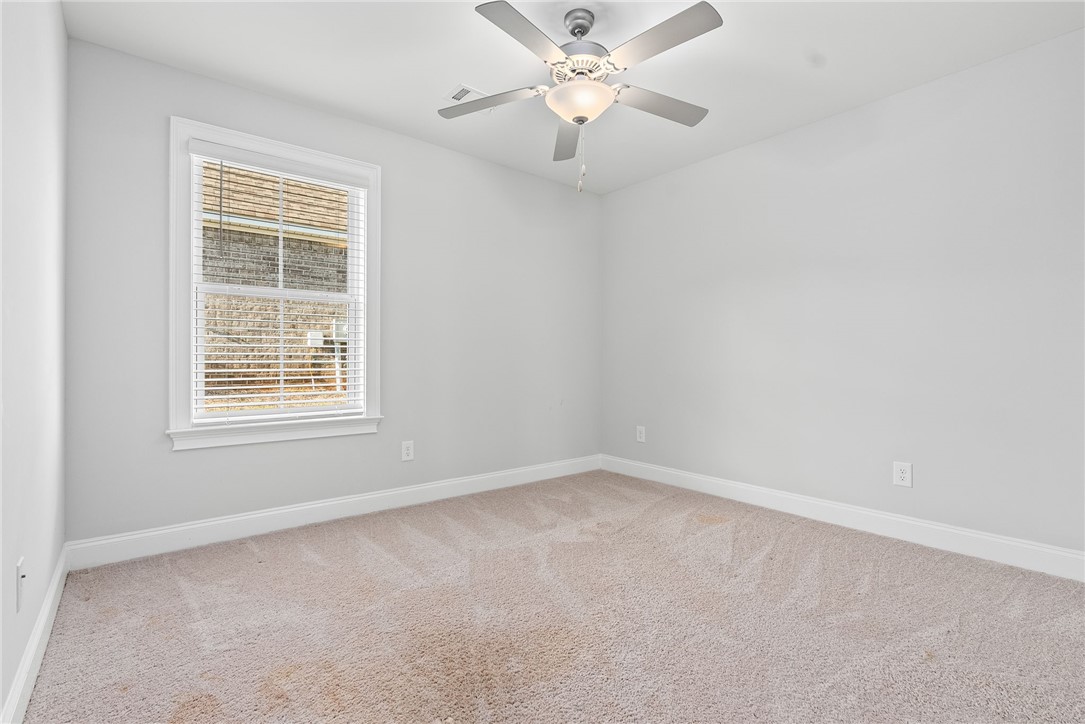 Auburn, Alabama 36830, United States, 3 Bedrooms Bedrooms, ,2 BathroomsBathrooms,Residential,Pending,39713