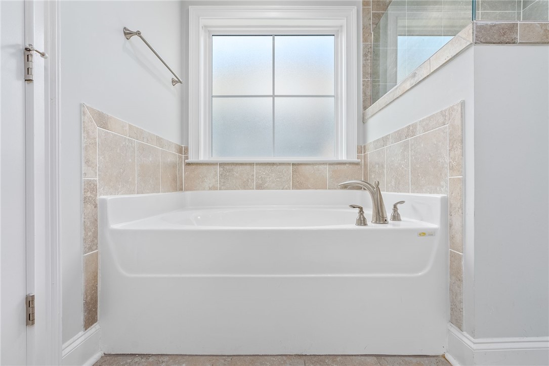 Auburn, Alabama 36830, United States, 3 Bedrooms Bedrooms, ,2 BathroomsBathrooms,Residential,Pending,39713