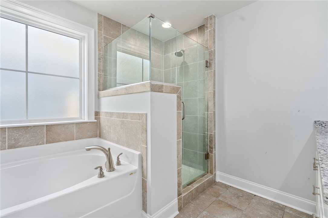 Auburn, Alabama 36830, United States, 3 Bedrooms Bedrooms, ,2 BathroomsBathrooms,Residential,Pending,39713