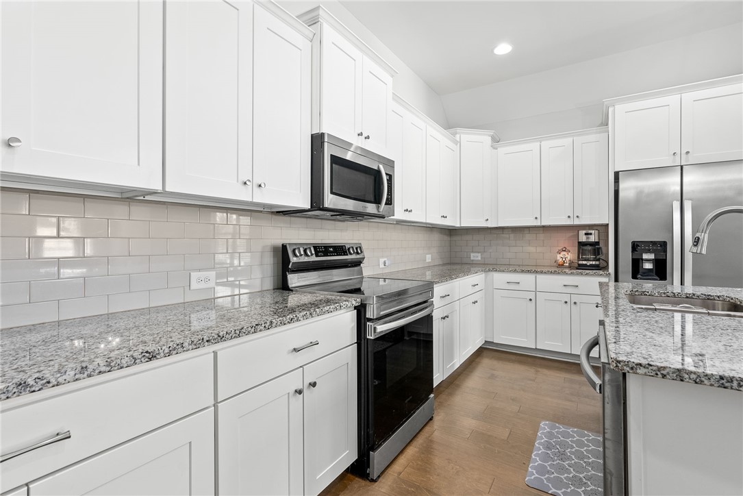 Auburn, Alabama 36830, United States, 3 Bedrooms Bedrooms, ,2 BathroomsBathrooms,Residential,Pending,39713