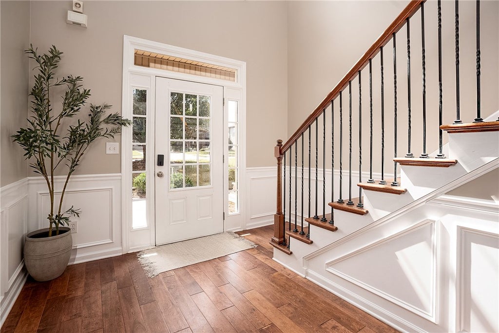 Photo of 3007 MCKINLEY Drive, Opelika, AL 36804 (MLS # 182624)
