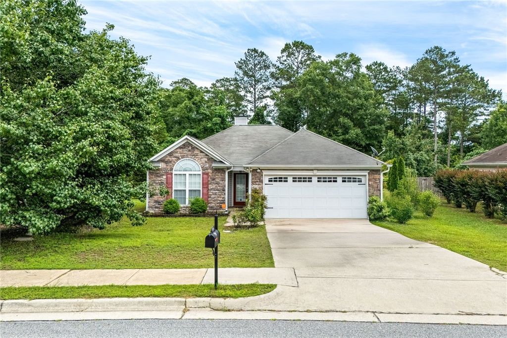 Photo of 4339 LIVE OAK Drive, Auburn, AL 36830 (MLS # 175219)
