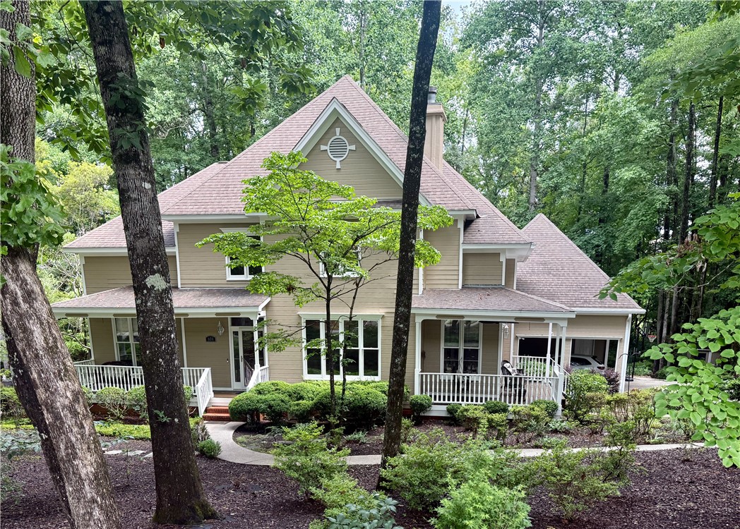 604 CAMELOT Way