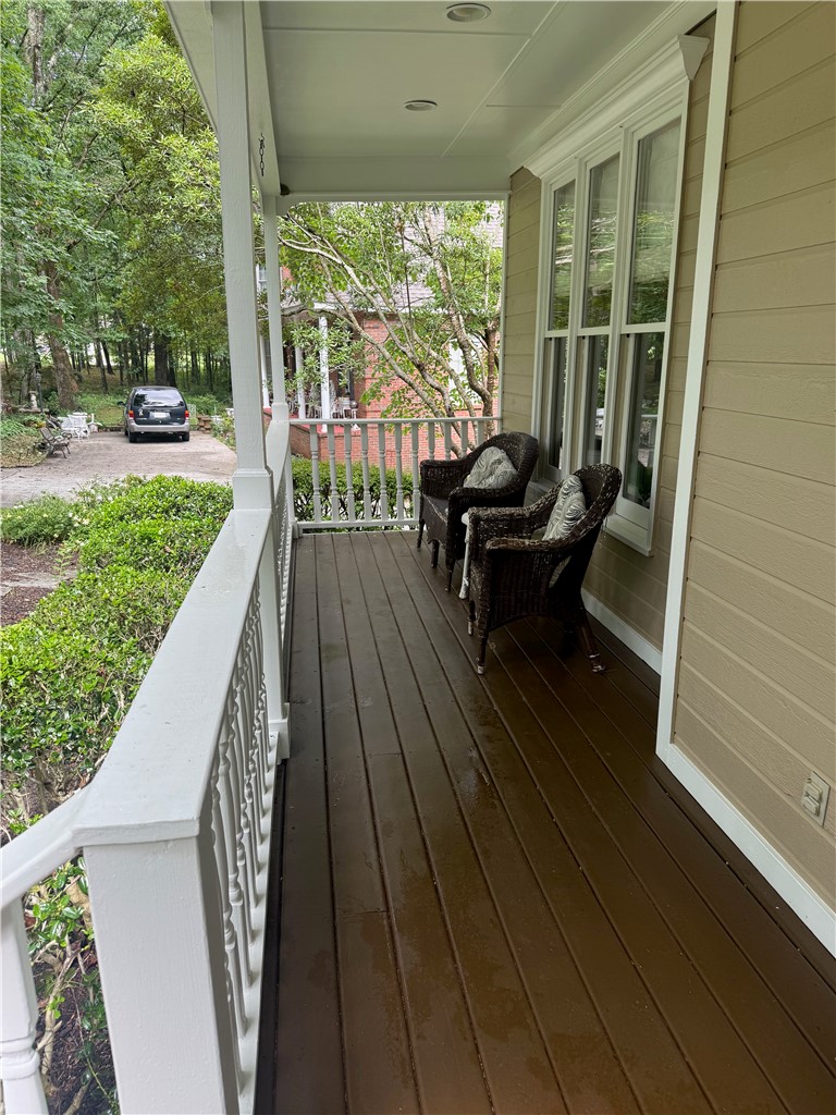 604 CAMELOT Way