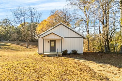 2802 SOCIETY HILL Road Opelika AL 36801