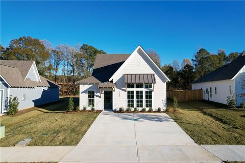 Photo of 225 SUMMER Street, Opelika, AL 36804 (MLS # 176992)