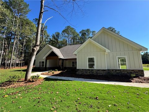 Photo of 1652 LEE ROAD 183, Opelika, AL 36804 (MLS # 174770)