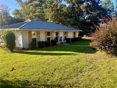 Photo of 1001 RUSTIC RIDGE Road, Auburn, AL 36830 (MLS # 182890)