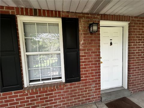 Photo of 156 E UNIVERSITY Drive #F203, Auburn, AL 36832 (MLS # 181489)