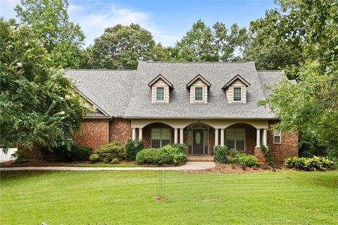 Photo of 251 HEDGEROW Circle, Auburn, AL 36830 (MLS # 179763)