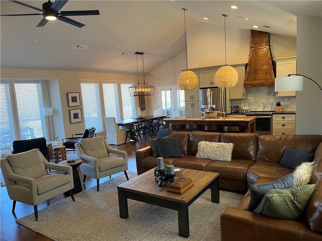 402 CLIFFSIDE Drive