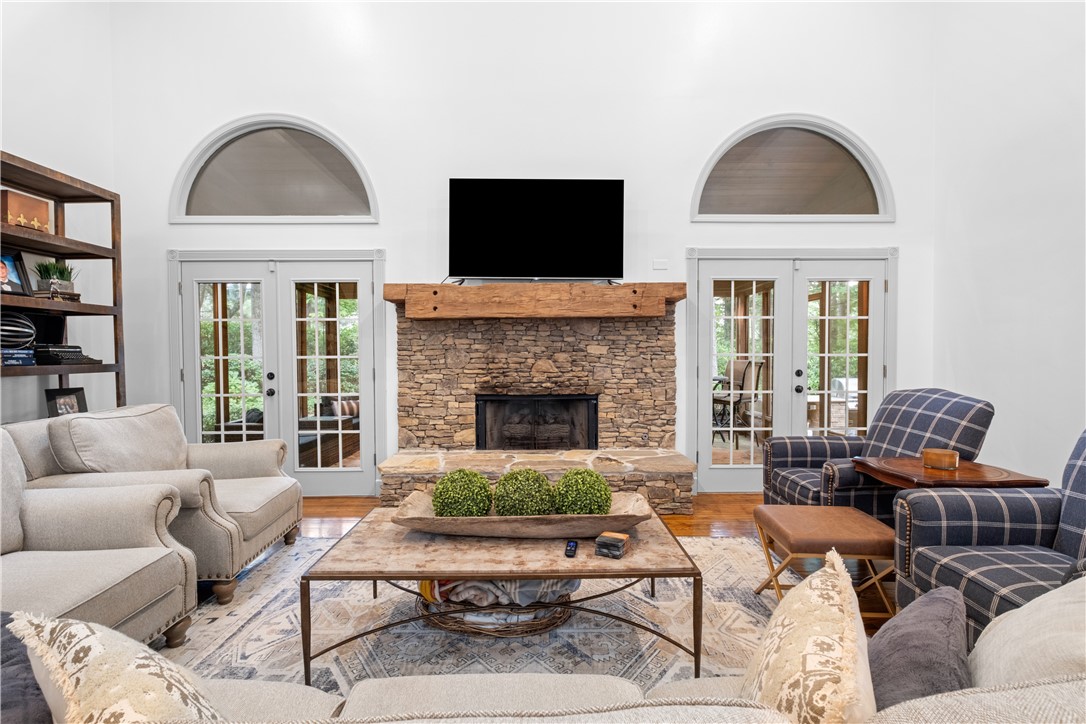 Auburn, Alabama 36830, United States, 4 Bedrooms Bedrooms, ,4 BathroomsBathrooms,Residential,Active,162816