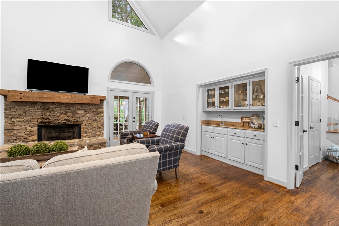 Auburn, Alabama 36830, United States, 4 Bedrooms Bedrooms, ,4 BathroomsBathrooms,Residential,Active,162816