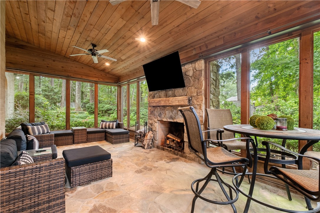 Auburn, Alabama 36830, United States, 4 Bedrooms Bedrooms, ,4 BathroomsBathrooms,Residential,Active,162816