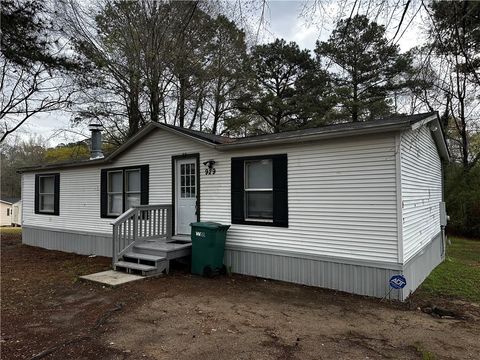 Photo of 929 STRINGER WEEKS Road, Smiths Station, AL 36877 (MLS # 179404)
