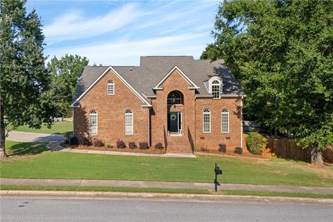 2034 KEYSTONE Drive Auburn AL 36830