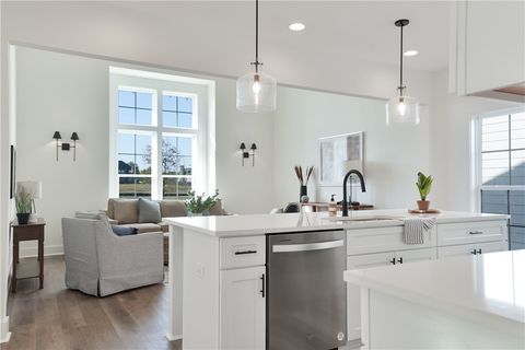 Photo of 209 BOTTLE Way, Auburn, AL 36830 (MLS # 178031)