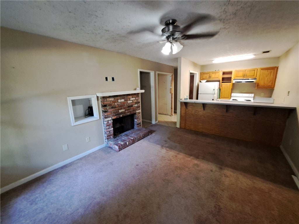 Photo of 1350 HAMPTON Drive, Auburn, AL 36830 (MLS # 182003)