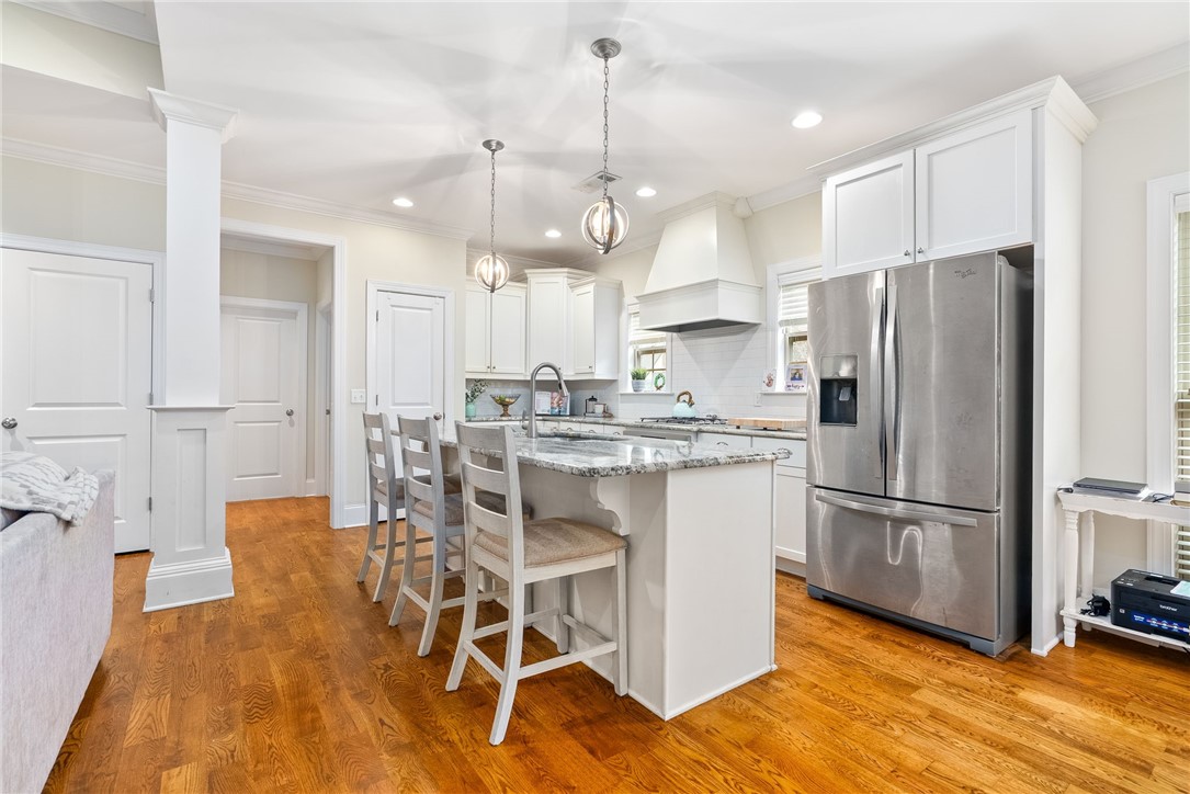 2217 N DONAHUE Drive