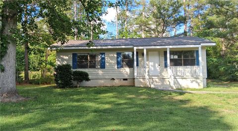Photo of 189 CYNTHIA Circle, Roanoke, AL 36274 (MLS # 180534)