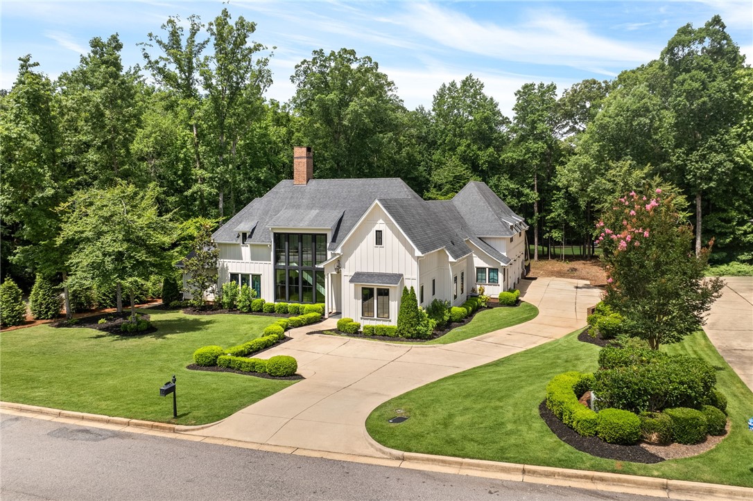 1661 FAIRWAY Drive