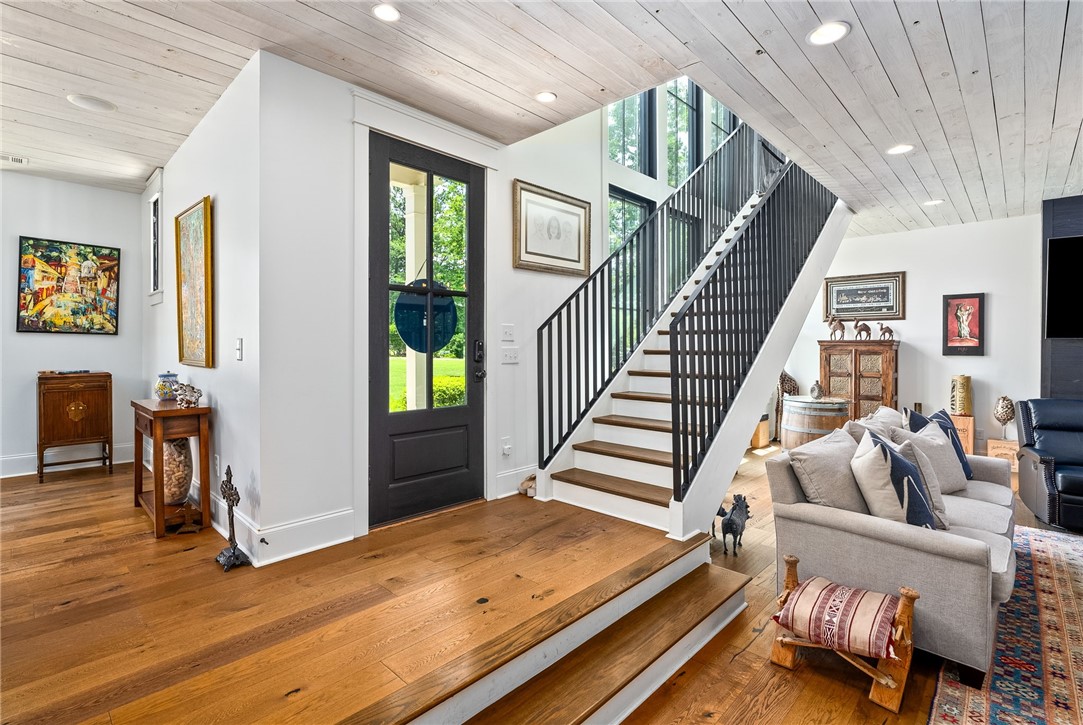 1661 FAIRWAY Drive