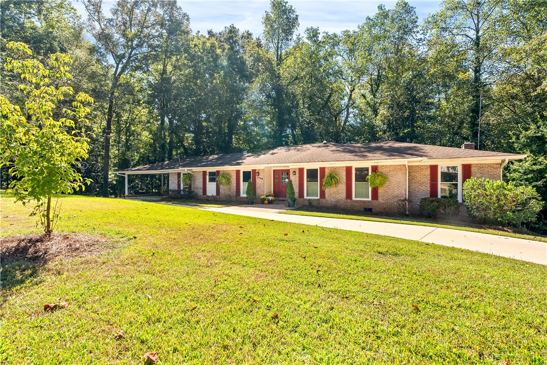 1106 W COLLINWOOD Circle