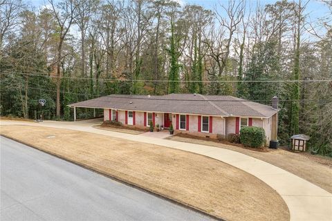 Photo of 1106 W COLLINWOOD Circle, Opelika, AL 36801 (MLS # 177048)