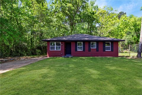 Photo of 1804 BULLOCK Street, Opelika, AL 36801 (MLS # 179482)