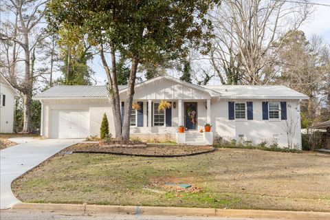 Photo of 1041 Cumberland Drive, Auburn, AL 36830 (MLS # 178207)