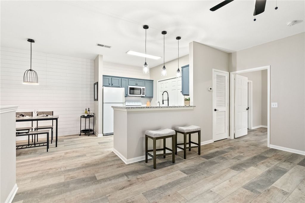 Photo of 447 W LONGLEAF Drive #1304, Auburn, AL 36830 (MLS # 177291)