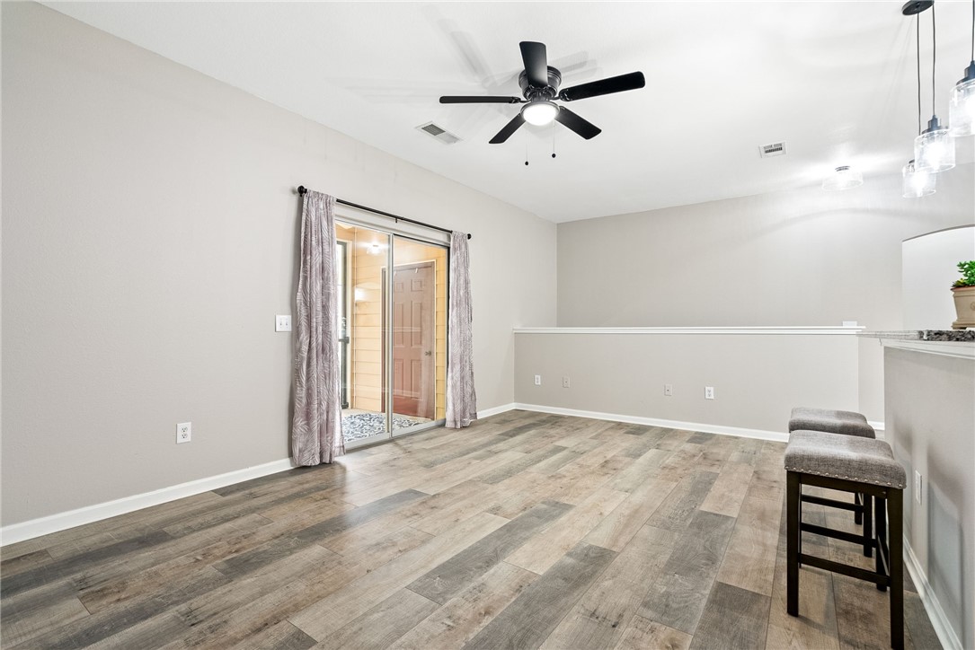 447 W LONGLEAF Drive 1304