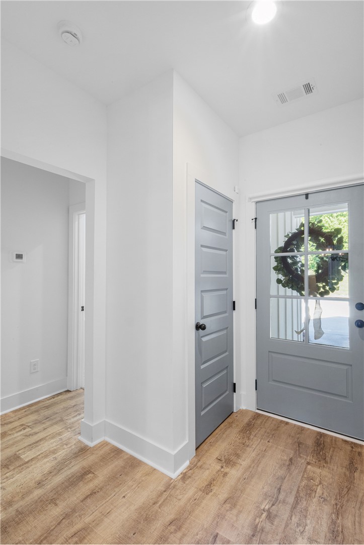 553 CEDARBROOK Drive