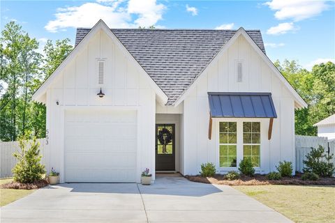 Photo of 553 CEDARBROOK Drive, Auburn, AL 36830 (MLS # 179963)