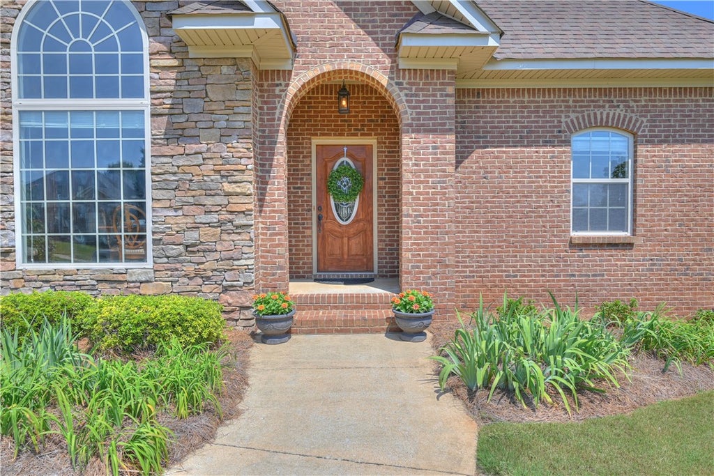 Photo of 1806 WINGFIELD Crossing, Auburn, AL 36830 (MLS # 181987)