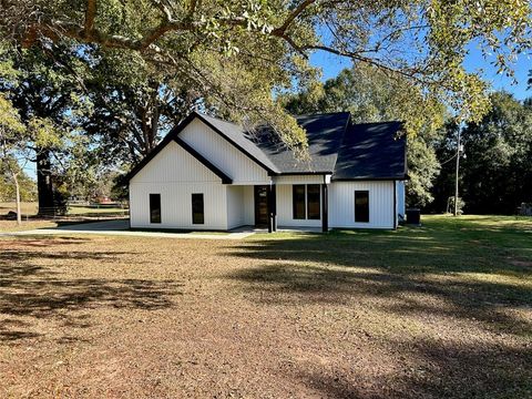 3242 US HIGHWAY 29 Valley AL 36854