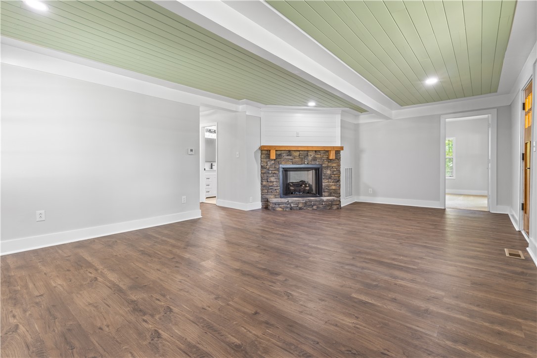 599 LEE ROAD 439