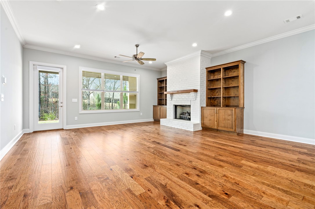 3067 CRESTMONT Court