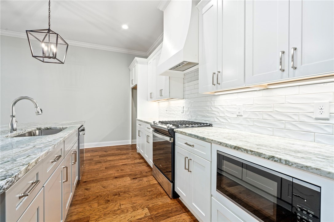 3067 CRESTMONT Court