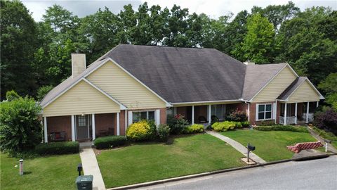 Photo of 596 HOMEWOOD Drive, Auburn, AL 36830 (MLS # 180756)