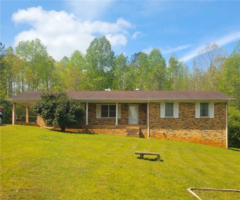 Photo of 521 MARTIN LUTHER KING Drive, Valley, AL 36854 (MLS # 179784)