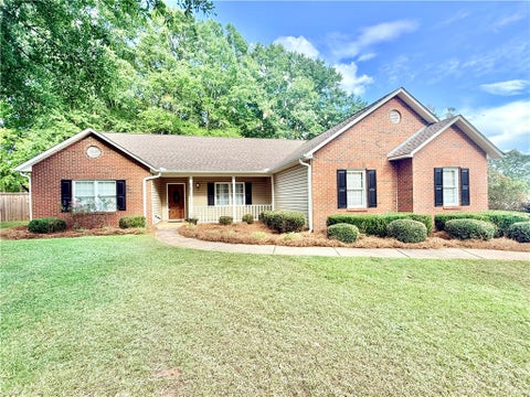 Photo of 2002 N 2ND Court, Lanett, AL 36863 (MLS # 182075)
