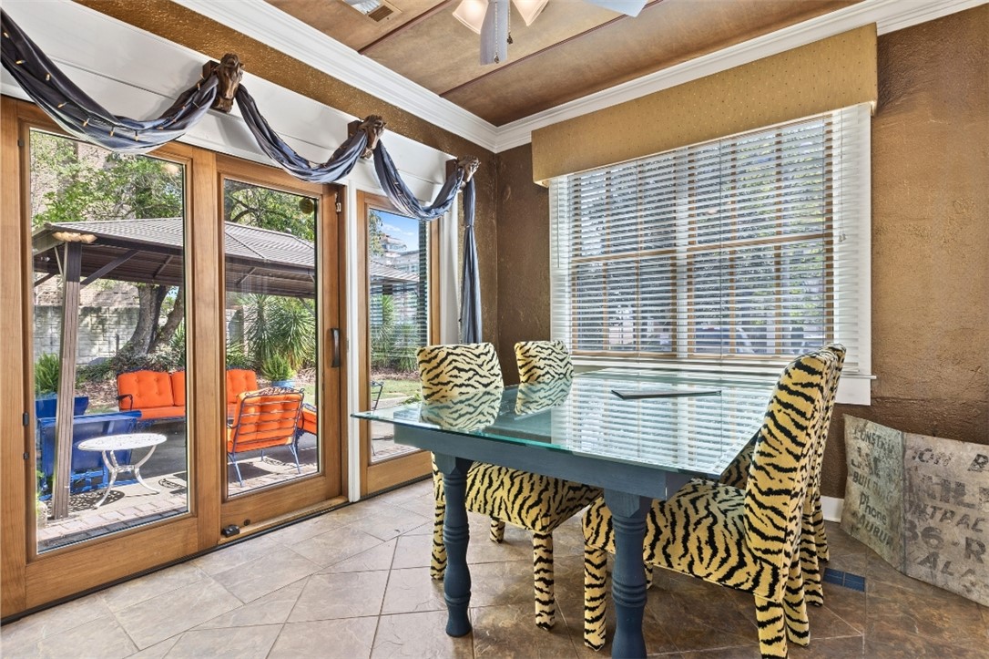 428 W MAGNOLIA Avenue
