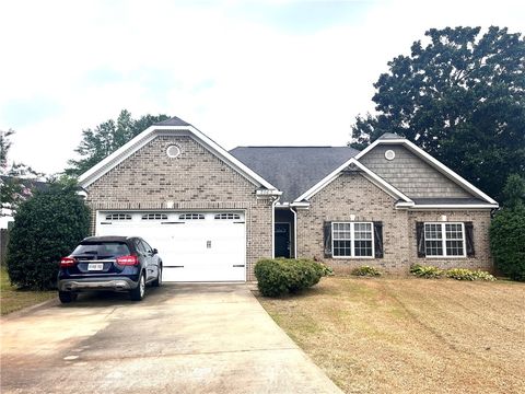 2902 HANNAH Way Opelika AL 36801