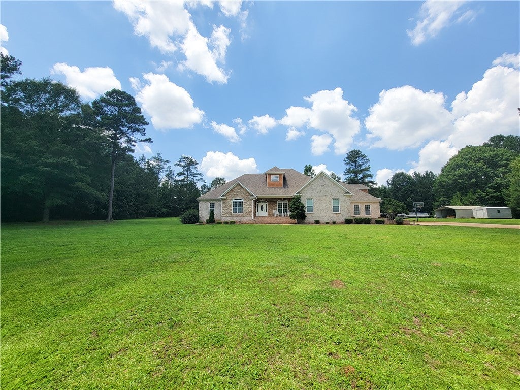Photo of 1810 SOUTHLAKE Drive, Opelika, AL 36804 (MLS # 180952)