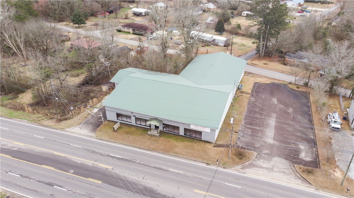 2305 VETERANS MEMORIAL Parkway