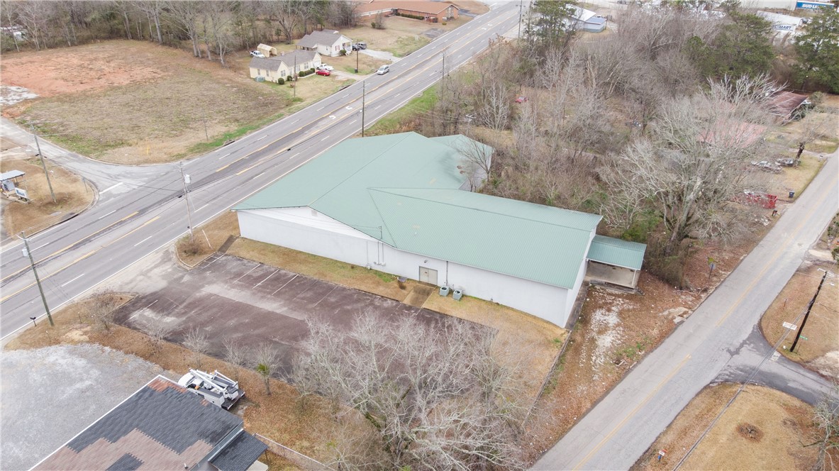 2305 VETERANS MEMORIAL Parkway