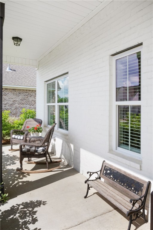 2251 LAKEVIEW Drive