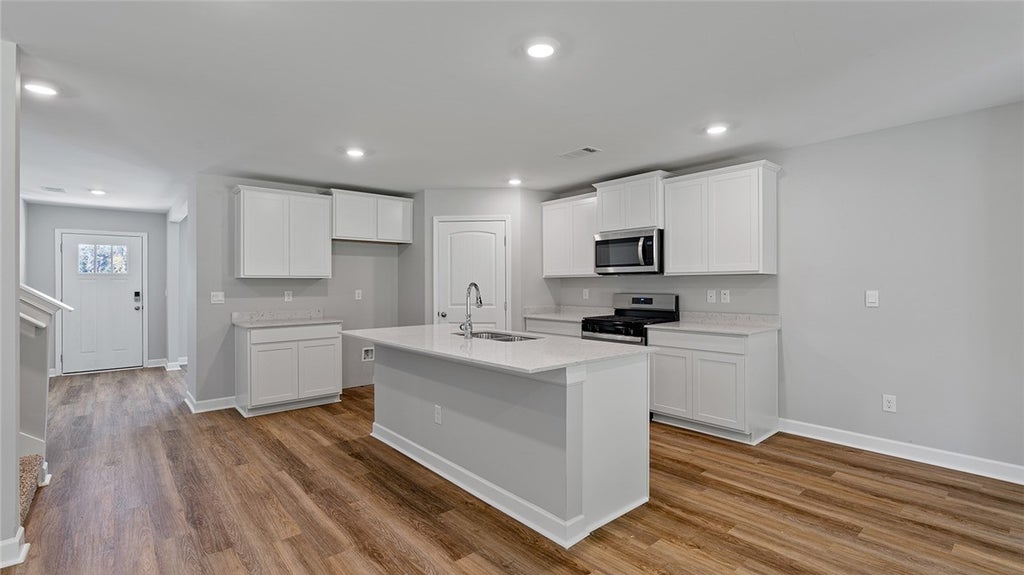 Photo of 257 DRIVER Lane, Auburn, AL 36830 (MLS # 182415)